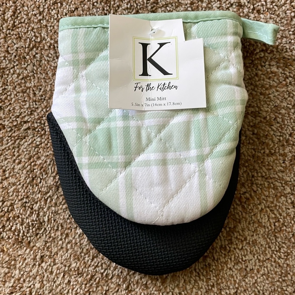 Old East Main Co. green plaid Mini Mitt